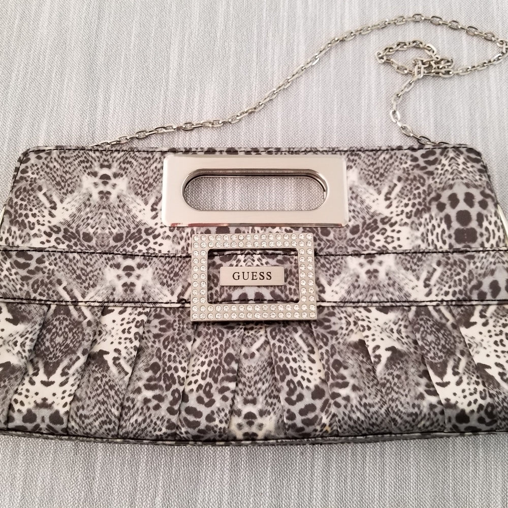 GUESS CLUTCH